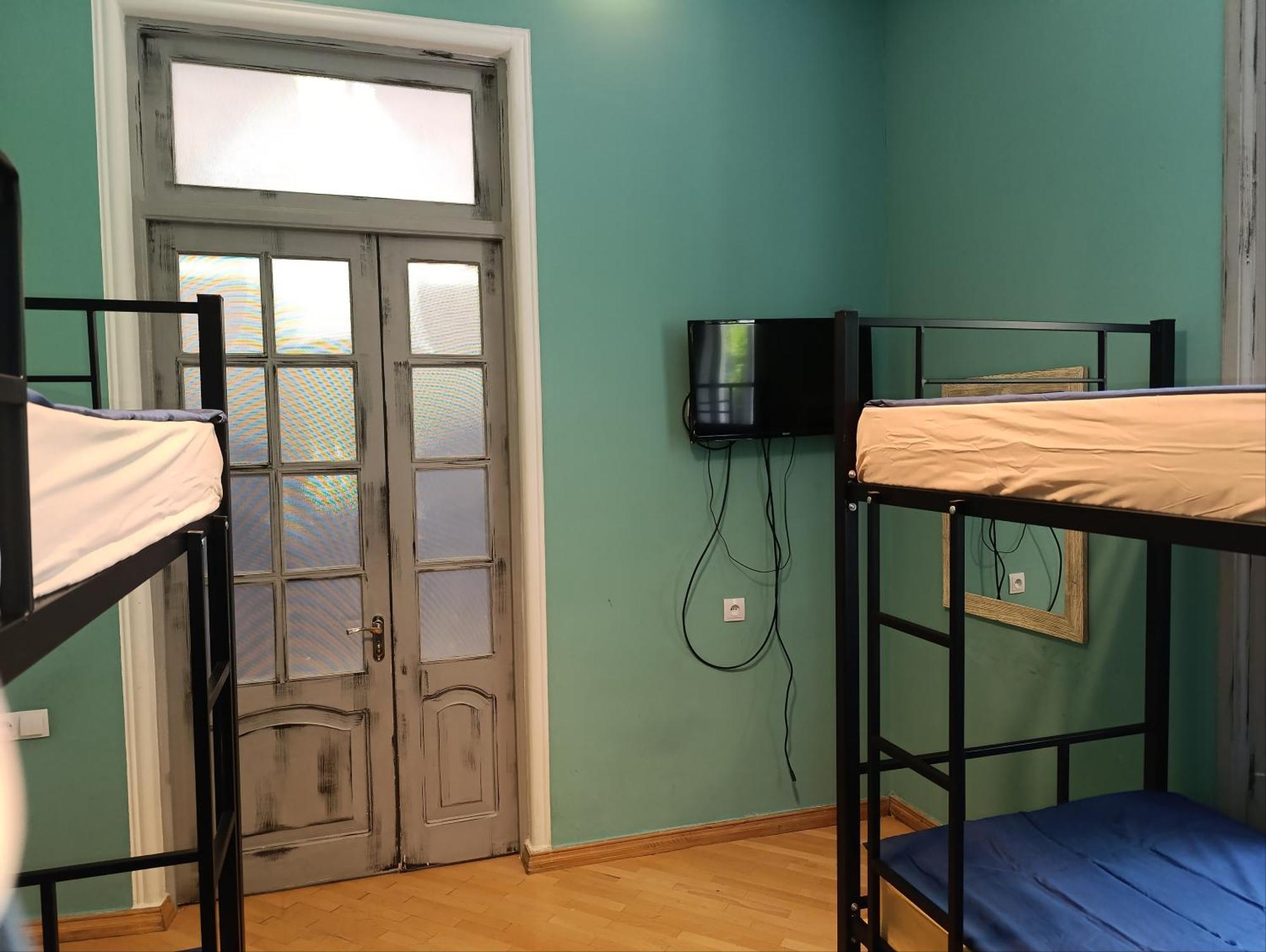 J Square Hostel Tbilisi Exterior foto