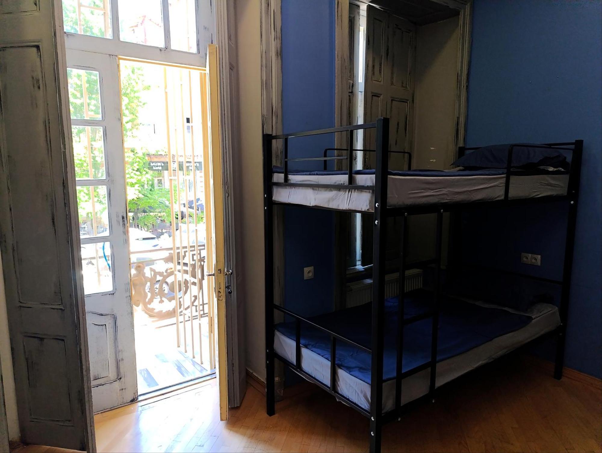 J Square Hostel Tbilisi Exterior foto